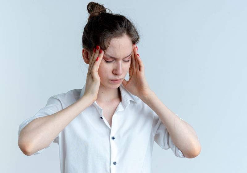 Nhiều nguyên nhân dẫn đến tình trạng giật dây thần kinh trên tai phải
