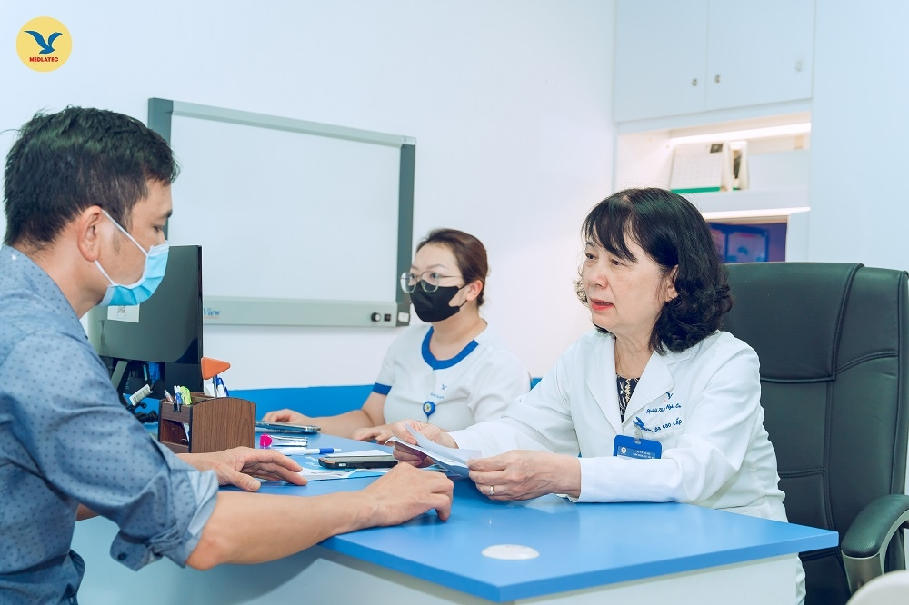 Người bệnh cần tuân thủ điều trị để phòng ngừa biến chứng não gan 