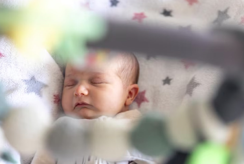 Giấc ngủ REM sáng ở trẻ sơ sinh là một giai đoạn trong chu kỳ giấc ngủ