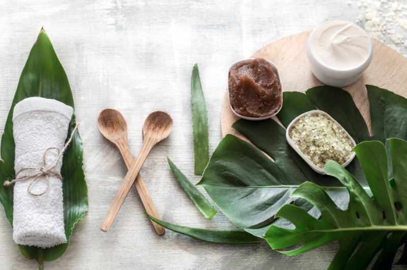 Việc sử dụng lá tắm chữa vàng da cho trẻ sơ sinh chứa nhiều rủi ro đối với sức khỏe của trẻ