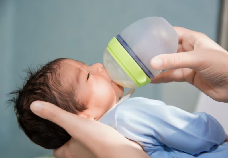 Hệ miễn dịch chưa hoàn thiện là một trong những nguyên nhân khiến trẻ bị dị ứng sữa