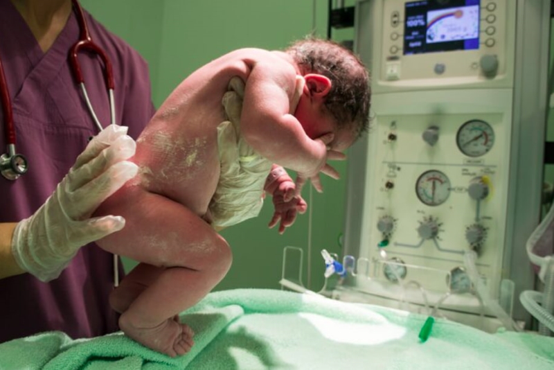 Quy trình sinh mổ được diễn ra nghiêm ngặt đảm bảo an toàn cho mẹ và bé 