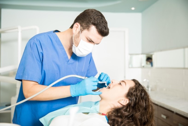 Trồng răng số 7 hàm dưới giá bao nhiêu tiền - câu trả lời cần được cân nhắc dựa trên nhiều yếu tố