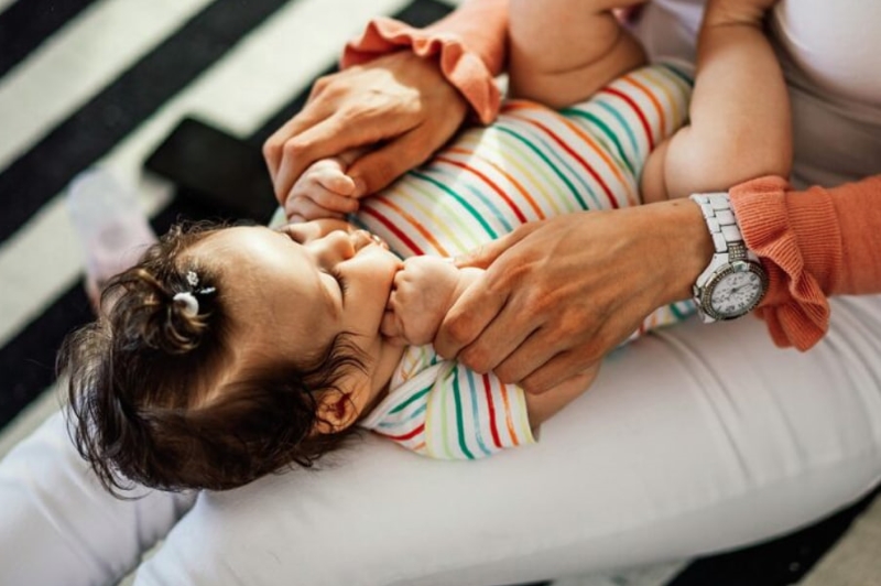 Ưu tiên cho trẻ tiếp xúc với ánh nắng mặt trời trong khoảng thời gian phù hợp 