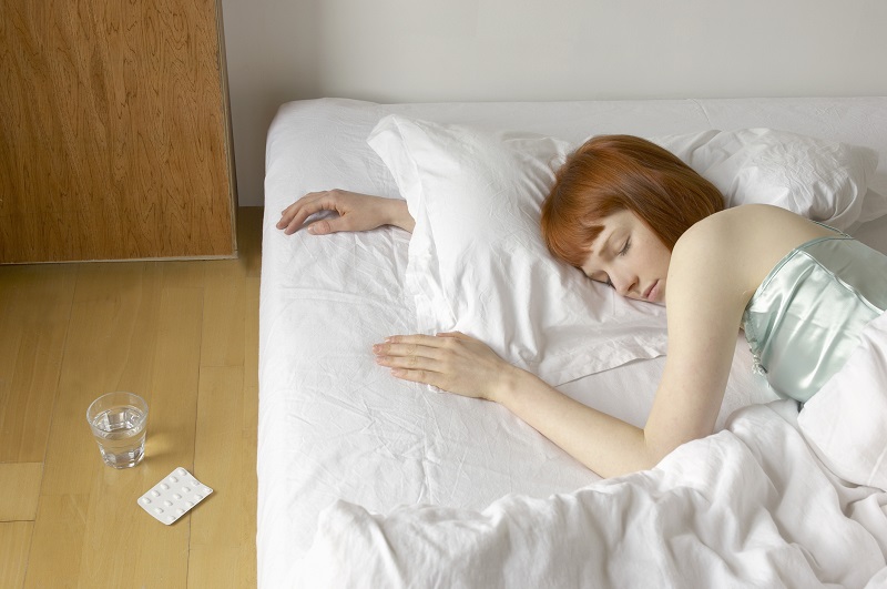 Nguy hiểm của dùng thuốc ngủ để quan hệ và cách an toàn thay thế