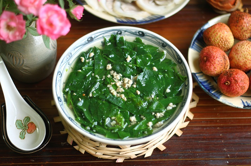 Người suy thận giai đoạn sớm thường vẫn có thể ăn rau ngót với lượng phù hợp.