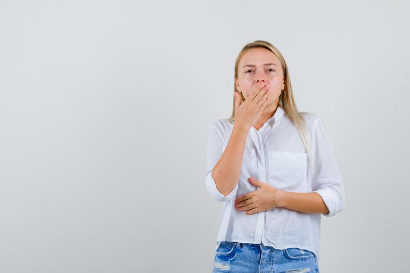 Khi nuốt phải hạt na bị cắn vỡ có thể bị ngộ độc cấp tính nôn mửa, hạ huyết áp