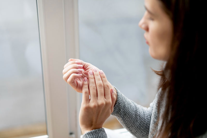 Cắn móng tay có bị bệnh tim không là vấn đề được rất nhiều người quan tâm