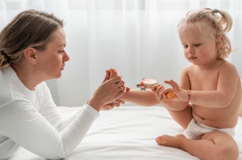 Chỉ nên sử dụng dầu khuynh diệp cho trẻ từ 3 tháng tuổi trở lên