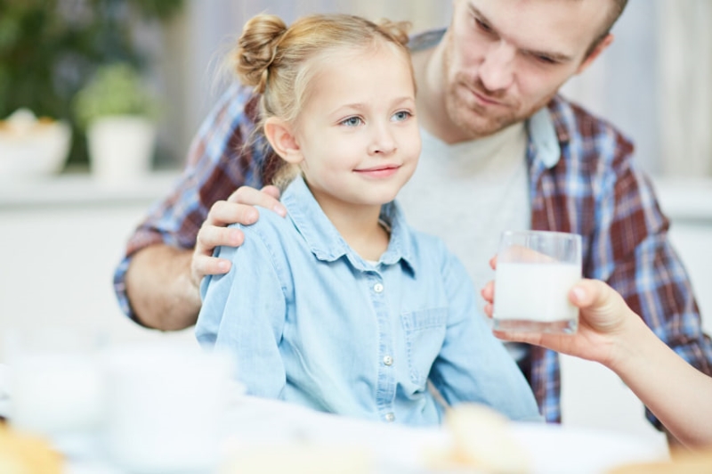 Buổi sáng là thời điểm cha mẹ nên cho trẻ uống sắt 