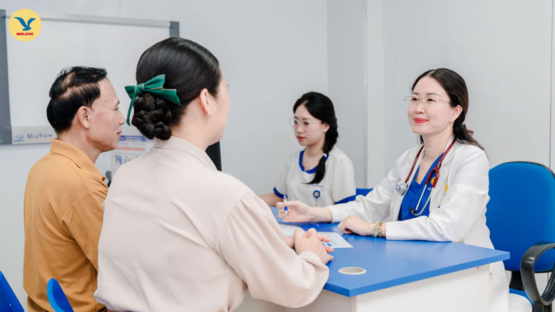 Người bệnh cần thông báo với bác sĩ các loại thuốc đang sử dụng trước khi tiến hành xét nghiệm
