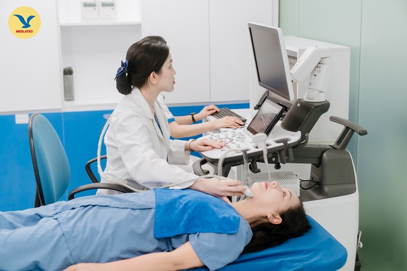 Để đảm bảo có kết quả chính xác, bác sĩ thường kết hợp xét nghiệm tuyến giáp và một số phương pháp chẩn đoán hình ảnh khác