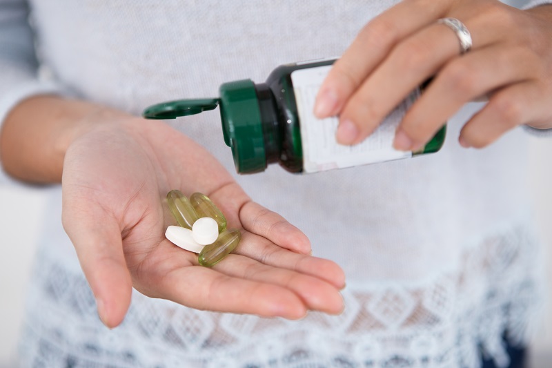 Thuốc uống mọc tóc cần dùng theo chỉ định từ bác sĩ sau khi đã chẩn đoán đúng nguyên nhân rụng tóc
