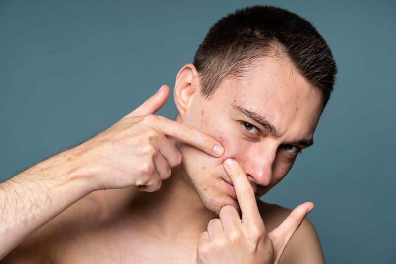 Người bị sỏi thận không nên dùng lá sung