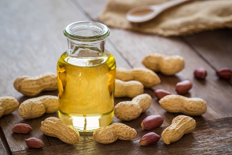 Dầu lạc ép thủ công