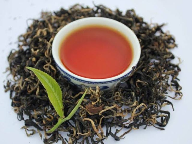 Hồng trà hay còn gọi là trà đen
