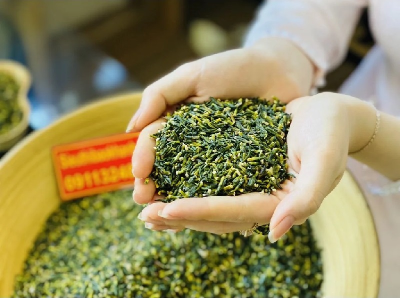 Tâm sen khô được dùng để pha trà hỗ trợ an thần, dễ ngủ. 