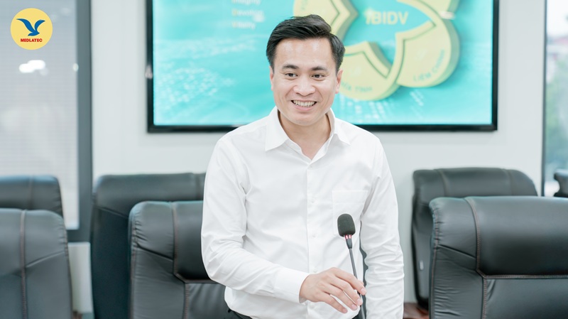 Ông Phạm Văn Toàn - Giám đốc chi nhánh BIDV Tây Hồ chia sẻ tại buổi lễ  