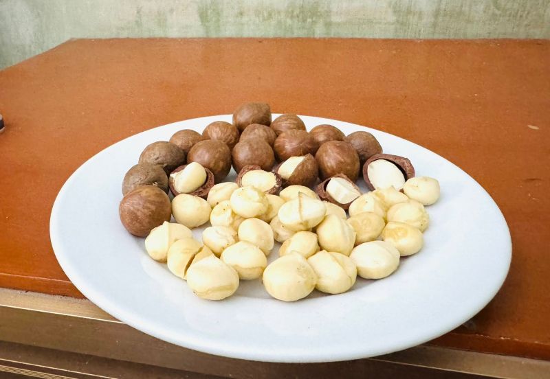 Mỗi ngày bạn chỉ nên ăn khoảng 10 đến 15 hạt macca