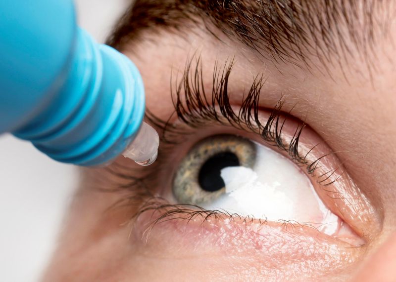 Bạn không được tự ý dùng thuốc nhỏ mắt có chứa corticoid 