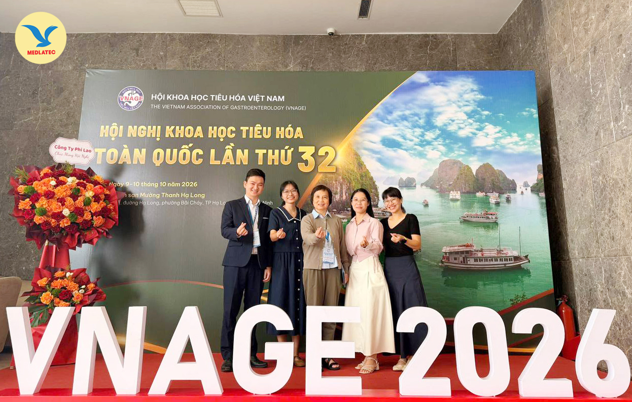 Báo cáo khoa học bằng tiếng Anh của ThS.BSNT Lưu Tuấn Thành – Phó Giám đốc Trung tâm Tiêu hóa MEDLATEC đã xuất sắc đạt giải Nhì dành cho bác sĩ trẻ tại Hội nghị Khoa học Tiêu hóa toàn quốc lần thứ 32. Thành quả ghi nhận nỗ lực nghiên cứu từ thực tiễn lâm sàng, đồng thời cho thấy dấu ấn chuyên môn của MEDLATEC trong ứng dụng kỹ thuật chẩn đoán hiện đại vào đánh giá tổn thương đường tiêu hóa.