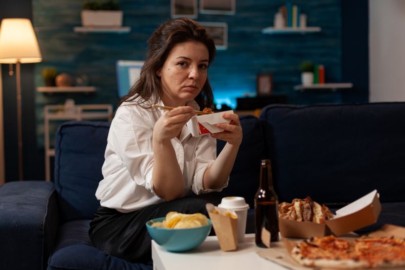 Cảm giác mệt mỏi chán ăn kéo dài có thể cảnh báo dấu hiệu men gan cao