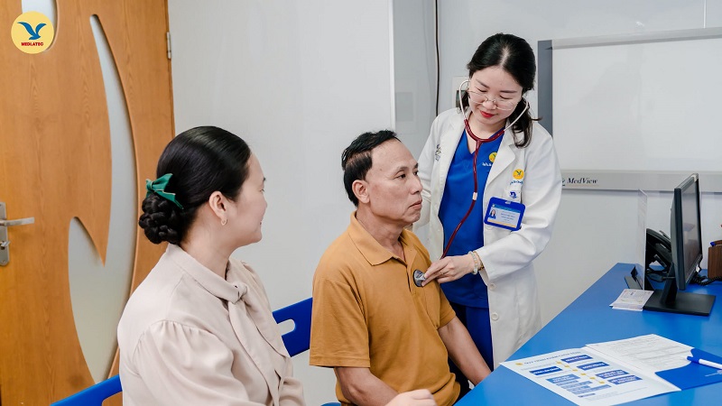Người có bệnh lý nền nên đi khám và hỏi bác sĩ trước khi dùng thuốc bổ thận
