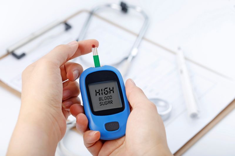 Những người suy thận do đái tháo đường cần thận trọng khi ăn ngô vì có thể gây tăng đường huyết