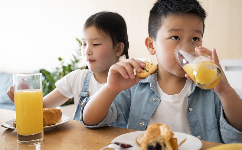 Nhu cầu kẽm của trẻ thay đổi theo từng độ tuổi và thường được đáp ứng qua chế độ ăn hợp lý.