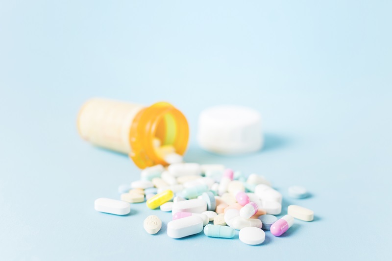 Thuốc giảm đau như paracetamol có thể được chỉ định khi cơn đau ở mức độ nhẹ