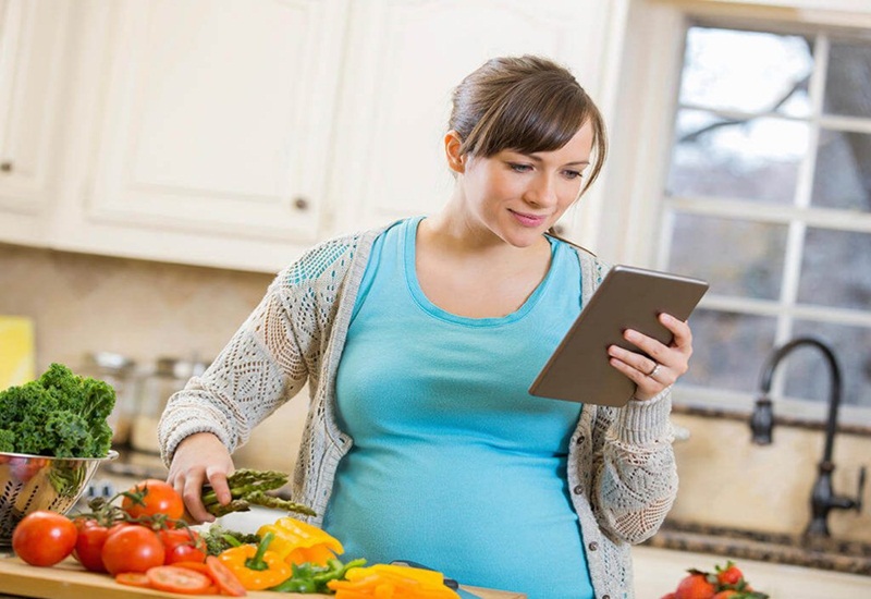 Những thực phẩm có thể tăng cường sức khỏe và phát triển của thai nhi trong giai đoạn này là gì? 

