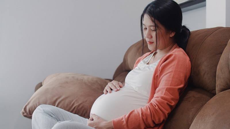 Chị em có thể gặp tình trạng viêm đường tiết niệu trong thai kỳ, nhất là khi có thói quen nhịn tiểu hoặc uống ít nước.