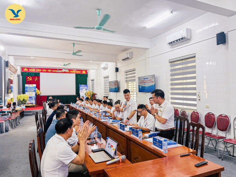 Toàn cảnh hội nghị khoa học “Cập nhật các xét nghiệm trong chẩn đoán và điều trị bệnh” được tổ chức tại Trung tâm Y tế khu vực Đà Bắc