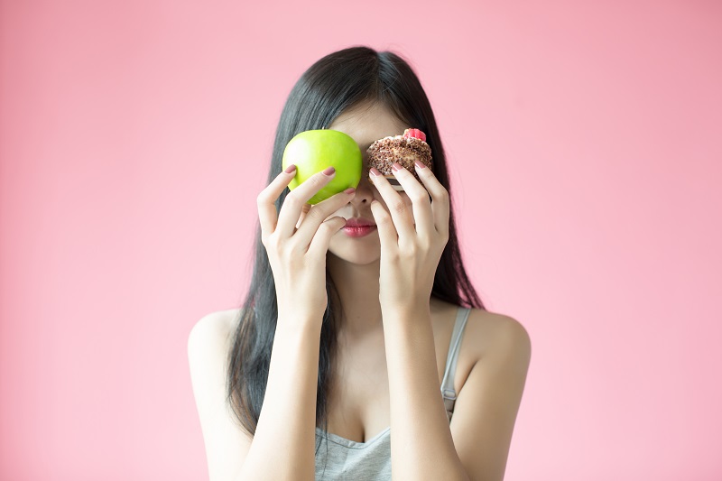 Kiêng khem quá mức có thể khiến người bệnh chán ăn, sụt cân và thiếu hụt dinh dưỡng.