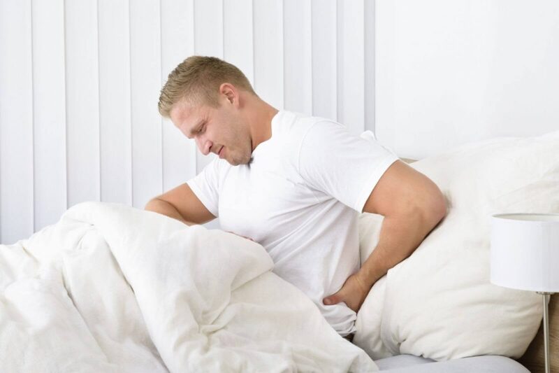 Có những biện pháp phòng ngừa nào để tránh đau lưng khi nằm?

